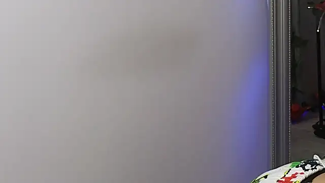 Snapshot of JuliaJuliette chatting on 03.04.25 JuliaJuliette online show from 03.04.25