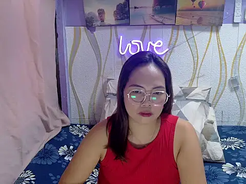 BURBERRY69 online show from 02.13.26