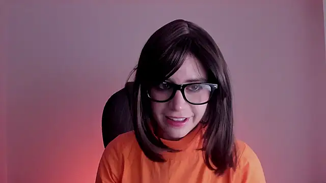 Snapshot of HazelKush chatting on 11.11.25 HazelKush online show from 11.11.25