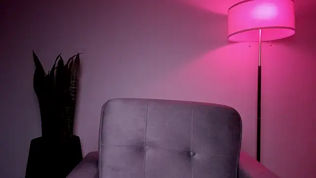 Snapshot of HazelKush chatting on 03.26.26 HazelKush online show from 03.26.26