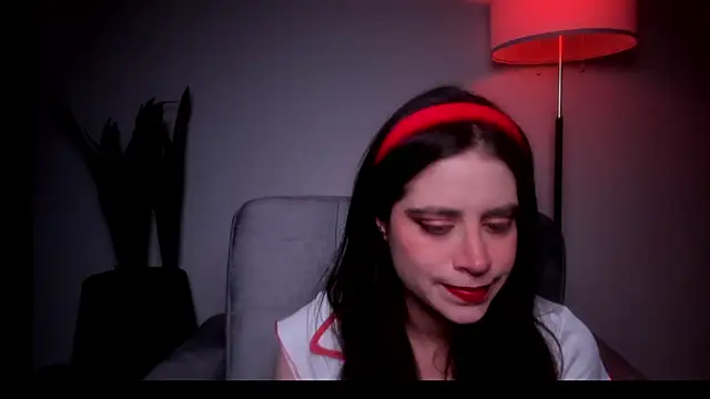 Snapshot of HazelKush chatting on 05.12.26 HazelKush online show from 05.12.26