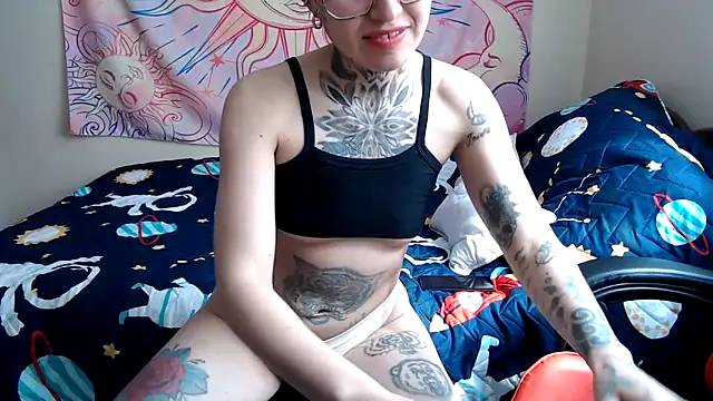 Snapshot of ArrangedFoot chatting on 03.06.26 ArrangedFoot online show from 03.06.26