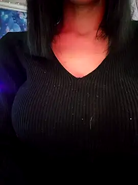 Snapshot of misscectito13 chatting on 10.18.25 misscectito13 online show from 10.18.25