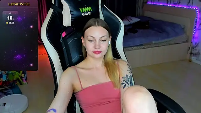 BiMolly online show from 11.08.25