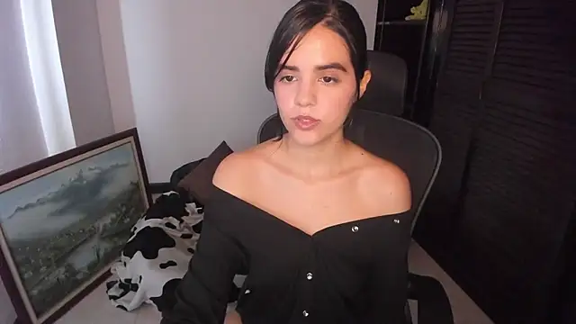 Snapshot of mia_collins_x chatting on 09.22.25 mia collins x online show from 09.22.25