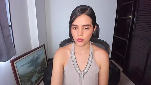 Snapshot of mia_collins_x chatting on 10.22.25 mia collins x online show from 10.22.25