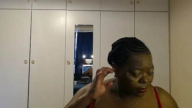 Snapshot of MatureBoobsDiva chatting on 10.15.25 MatureBoobsDiva online show from 10.15.25