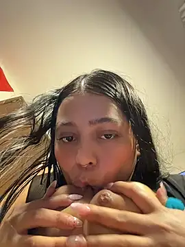 Snapshot of Naiara_sex chatting on 07.20.26 Naiara sex online show from 07.20.26
