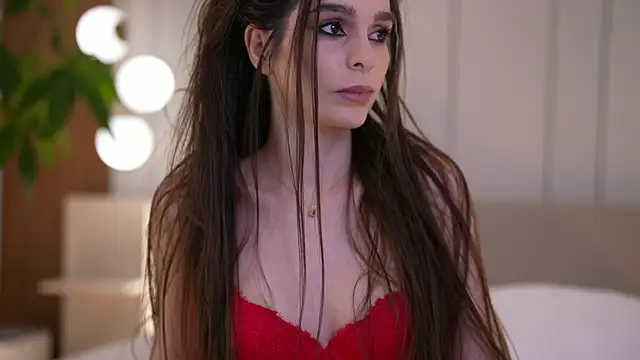 Snapshot of DoviaClaire chatting on 12.20.25 DoviaClaire online show from 12.20.25