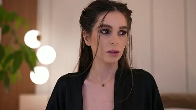 Snapshot of DoviaClaire chatting on 02.15.26 DoviaClaire online show from 02.15.26