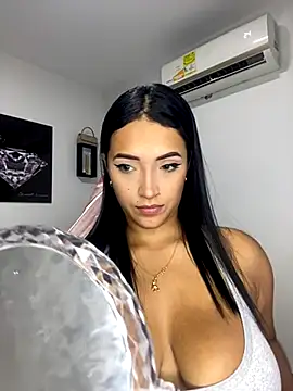 Shantal Lovee online show from 09.16.25