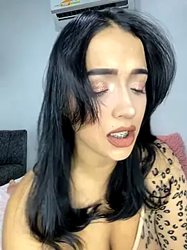 Shantal Lovee online show from 11.18.25