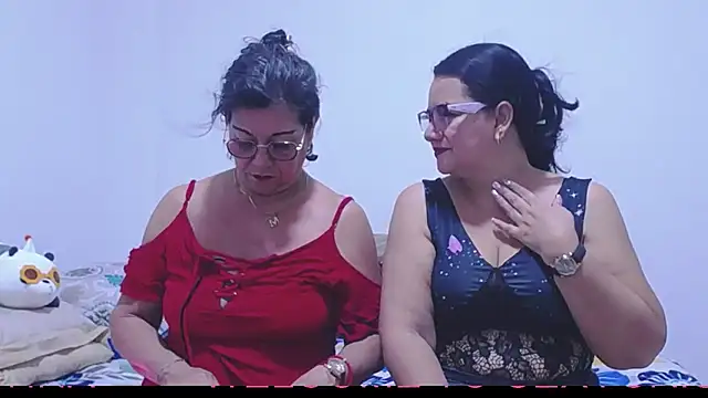 Snapshot of sexycristina_2 chatting on 09.25.25 sexycristina 2 online show from 09.25.25