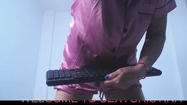 Snapshot of sexycristina_2 chatting on 11.24.25 sexycristina 2 online show from 11.24.25