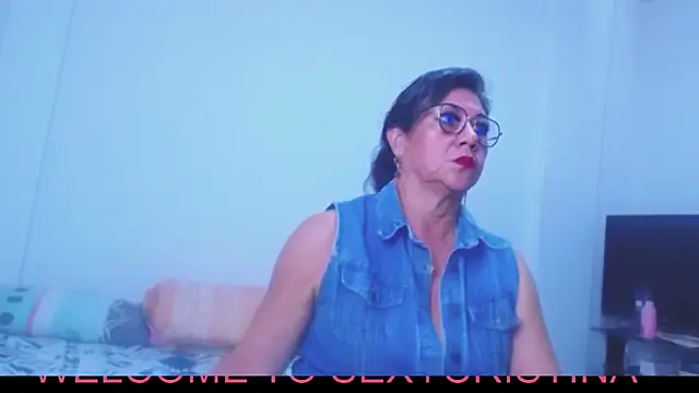 Snapshot of sexycristina_2 chatting on 11.28.25 sexycristina 2 online show from 11.28.25