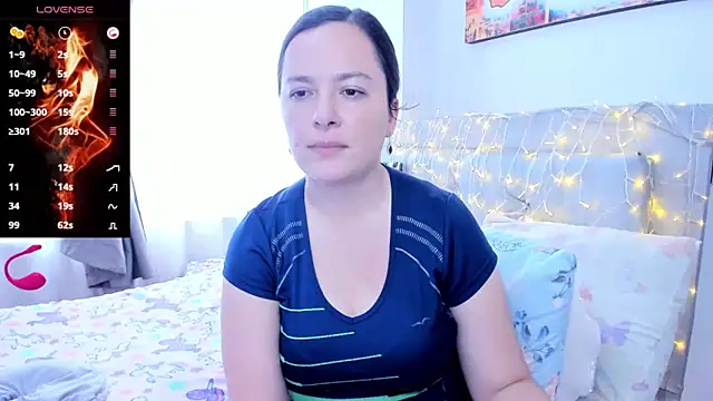 Snapshot of angelaagomez chatting on 05.22.26 angelaagomez online show from 05.22.26