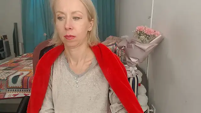 LuxuryNika online show from 10.06.25