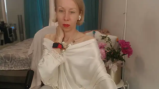 LuxuryNika online show from 06.10.26