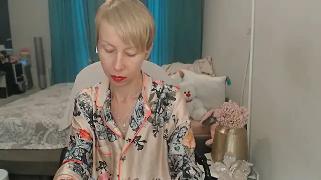Snapshot of LuxuryNika chatting on 07.02.26 LuxuryNika online show from 07.02.26