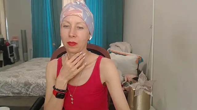 Snapshot of LuxuryNika chatting on 07.10.26 LuxuryNika online show from 07.10.26