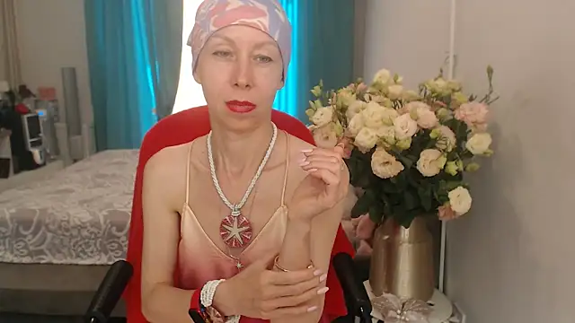 Snapshot of LuxuryNika chatting on 07.20.26 LuxuryNika online show from 07.20.26