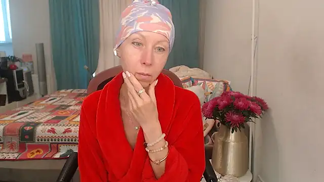Snapshot of LuxuryNika chatting on 07.29.26 LuxuryNika online show from 07.29.26