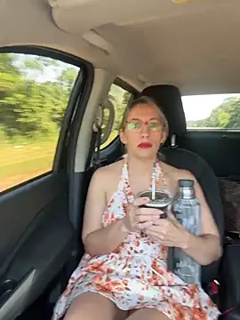 Gatitacarlita online show from 11.28.25