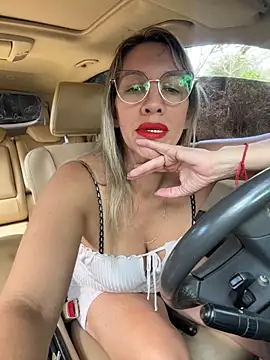 Gatitacarlita online show from 04.21.26