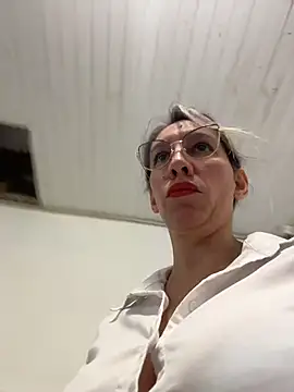 Gatitacarlita online show from 06.11.26