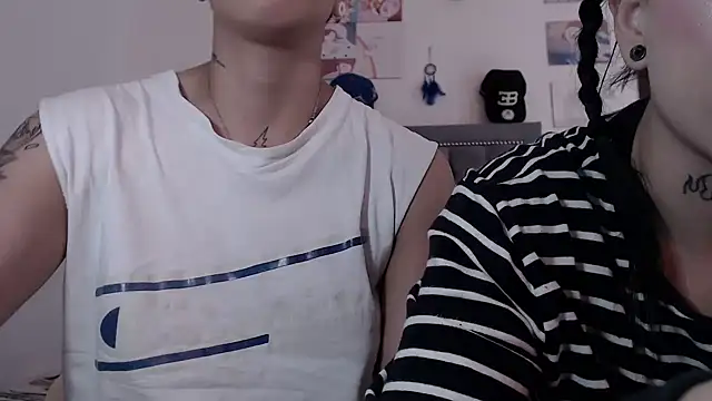 Snapshot of dulce_maria_x chatting on 01.23.25 dulce maria x online show from 01.23.25