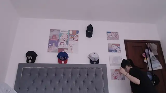 Snapshot of dulce_maria_x chatting on 02.23.25 dulce maria x online show from 02.23.25