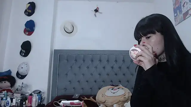 Snapshot of dulce_maria_x chatting on 09.30.25 dulce maria x online show from 09.30.25