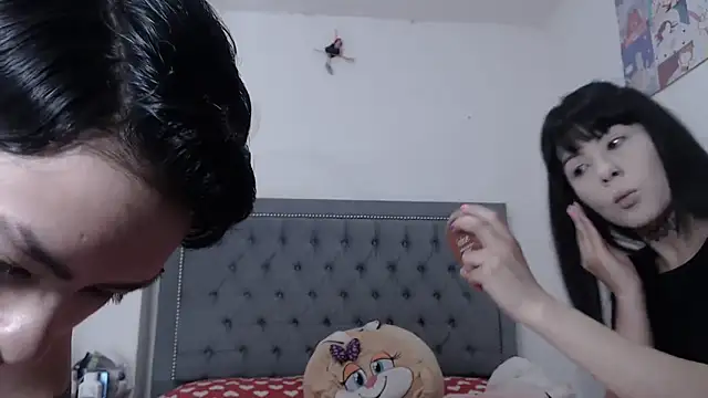 Snapshot of dulce_maria_x chatting on 10.01.25 dulce maria x online show from 10.01.25