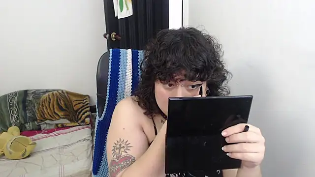 Snapshot of Smoke_trip_Alicia chatting on 02.10.26 Smoke trip Alicia online show from 02.10.26