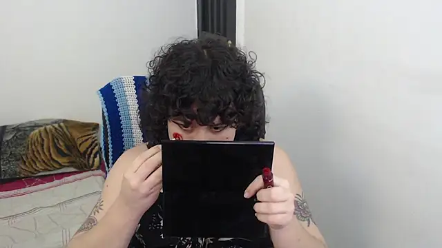 Snapshot of Smoke_trip_Alicia chatting on 02.11.26 Smoke trip Alicia online show from 02.11.26