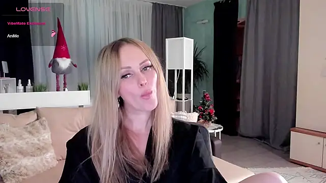 Snapshot of Libby_Nora chatting on 12.28.24 Libby Nora online show from 12.28.24