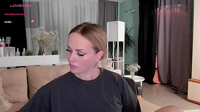 Snapshot of Libby_Nora chatting on 01.11.25 Libby Nora online show from 01.11.25