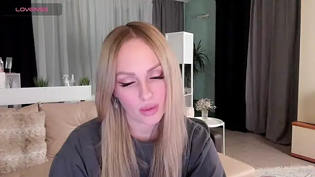 Snapshot of Libby_Nora chatting on 01.21.25 Libby Nora online show from 01.21.25