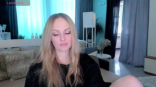 Snapshot of Libby_Nora chatting on 02.04.25 Libby Nora online show from 02.04.25