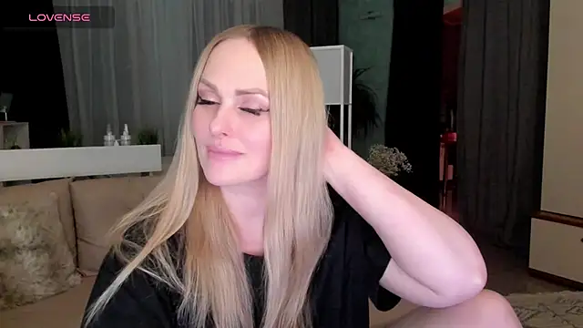 Snapshot of Libby_Nora chatting on 02.05.25 Libby Nora online show from 02.05.25