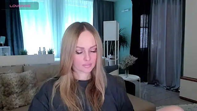 Snapshot of Libby_Nora chatting on 02.18.25 Libby Nora online show from 02.18.25