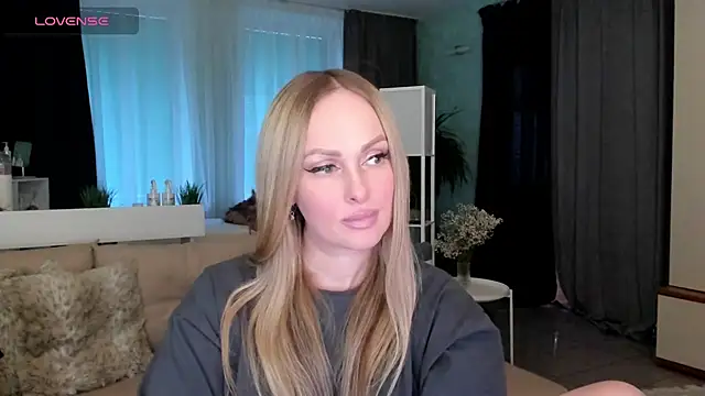 Snapshot of Libby_Nora chatting on 02.18.25 Libby Nora online show from 02.18.25