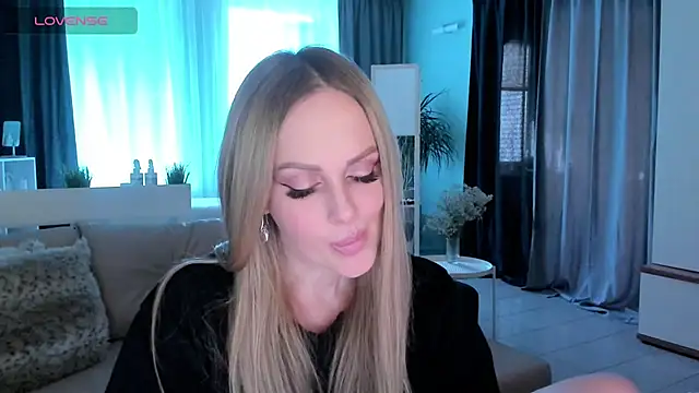 Snapshot of Libby_Nora chatting on 02.28.25 Libby Nora online show from 02.28.25