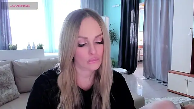 Snapshot of Libby_Nora chatting on 03.14.25 Libby Nora online show from 03.14.25