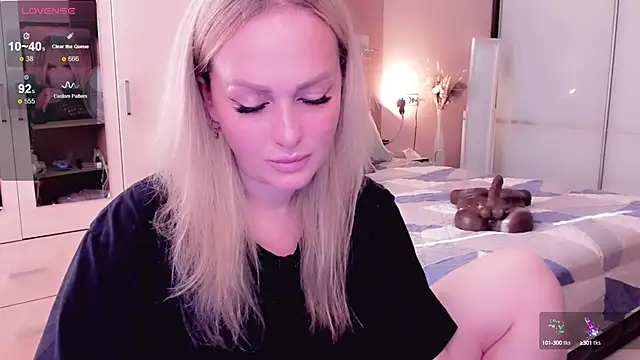 Snapshot of Libby_Nora chatting on 09.28.25 Libby Nora online show from 09.28.25