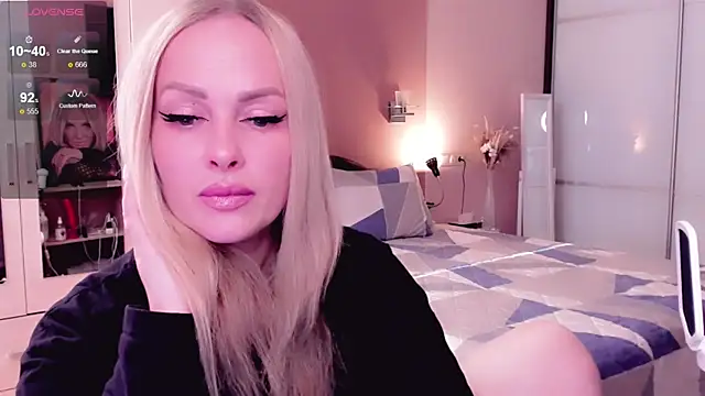 Snapshot of Libby_Nora chatting on 10.08.25 Libby Nora online show from 10.08.25