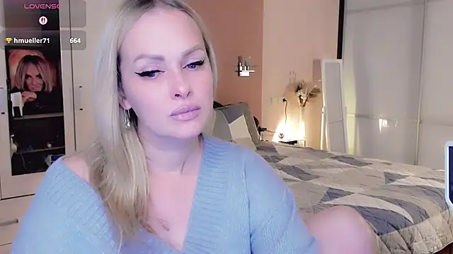 Snapshot of Libby_Nora chatting on 10.29.25 Libby Nora online show from 10.29.25