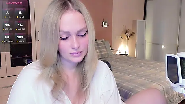 Snapshot of Libby_Nora chatting on 11.08.25 Libby Nora online show from 11.08.25