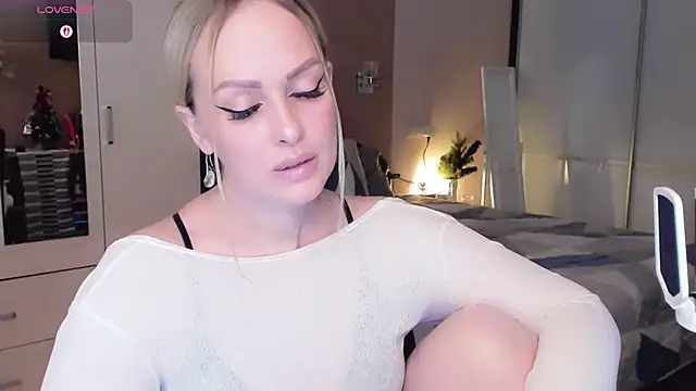 Snapshot of Libby_Nora chatting on 12.22.25 Libby Nora online show from 12.22.25