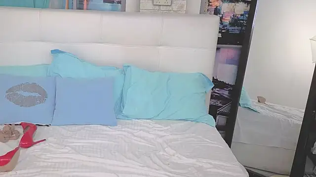 IvyHotFoxy online show from 09.20.25